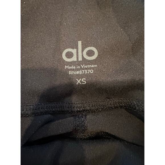 Alo High-Waist Cargo Legging - Picture 7 of 11